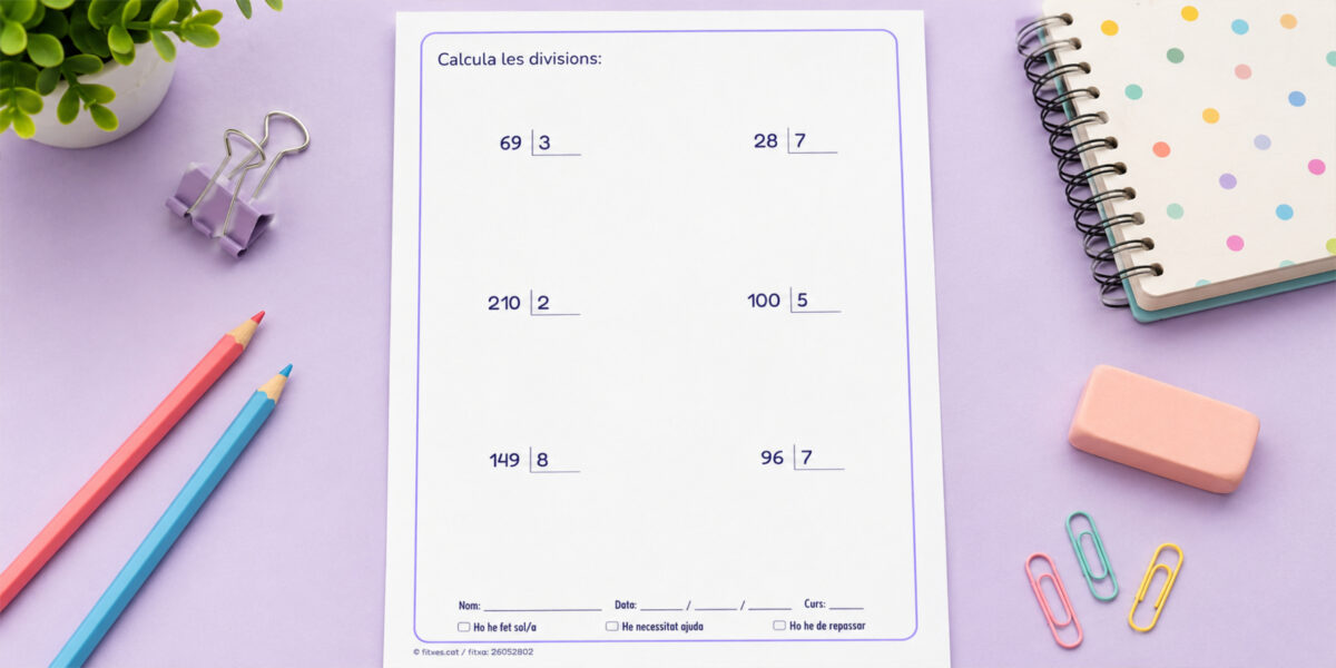 Fitxa de divisions de 2 i 3 xifres per a 4t de Primària en català.
