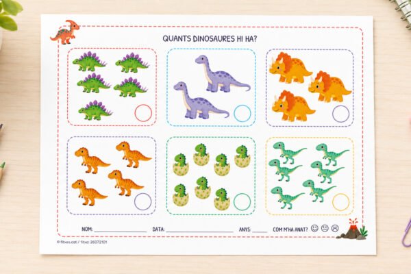 Fitxa per comptar dinosaures i escriure el número corresponent, de l'1 al 10, per a I5 en català.